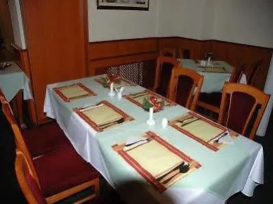 酒店 摩德纳酒店 3*